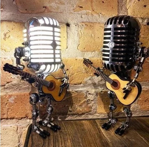 Vintage Metallmikrofon Robot Med Gitarrlampa