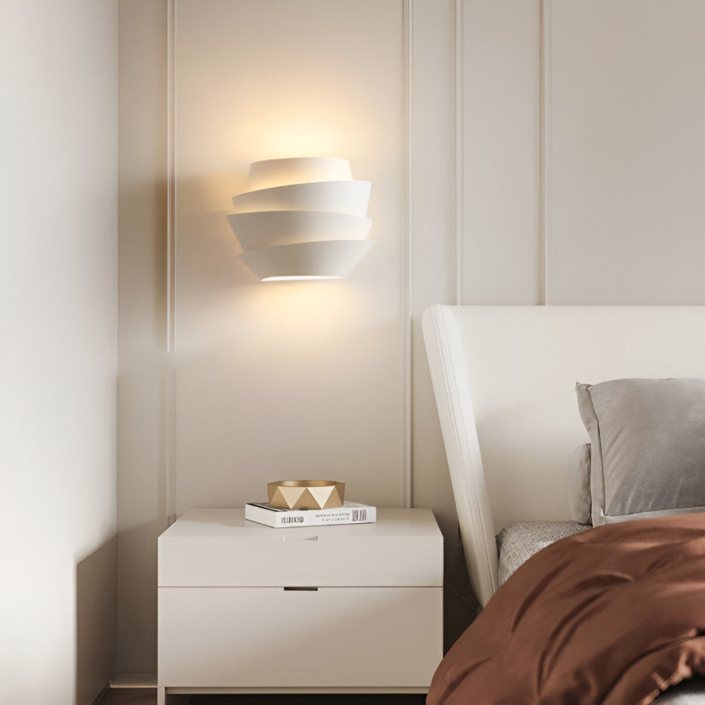 Modern skandinavisk vägglampa med dubbel spotlight