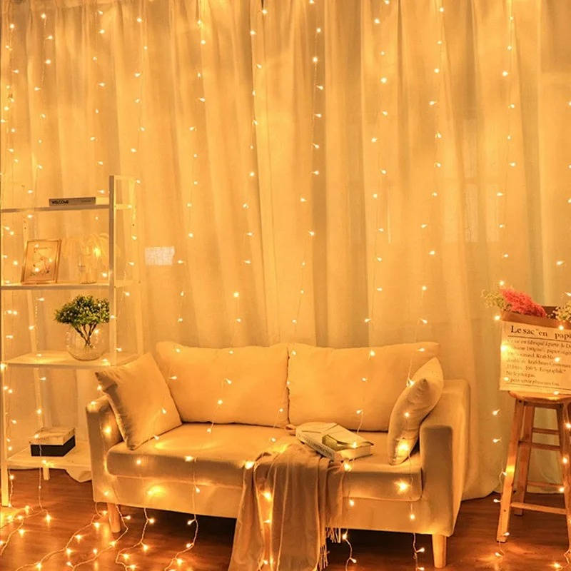 Gardinslingor med LED-ljus