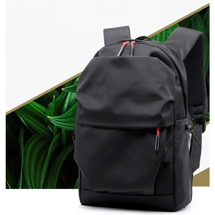Minimalistisk Svart Ryggsäck