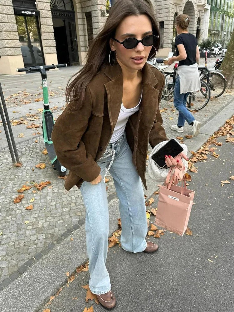 Elegant brun mockajacka för kvinnor