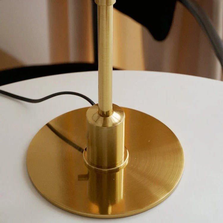 Skandinavisk LED Bordslampa