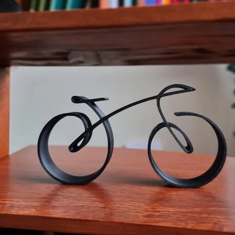 Minimalistisk Cykelskulptur i Trådram