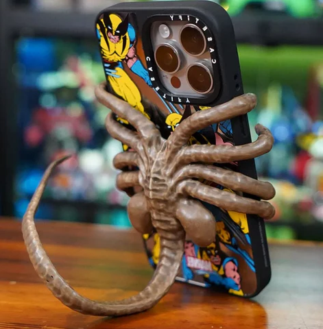 Horribel Facehugger Telefonhållare