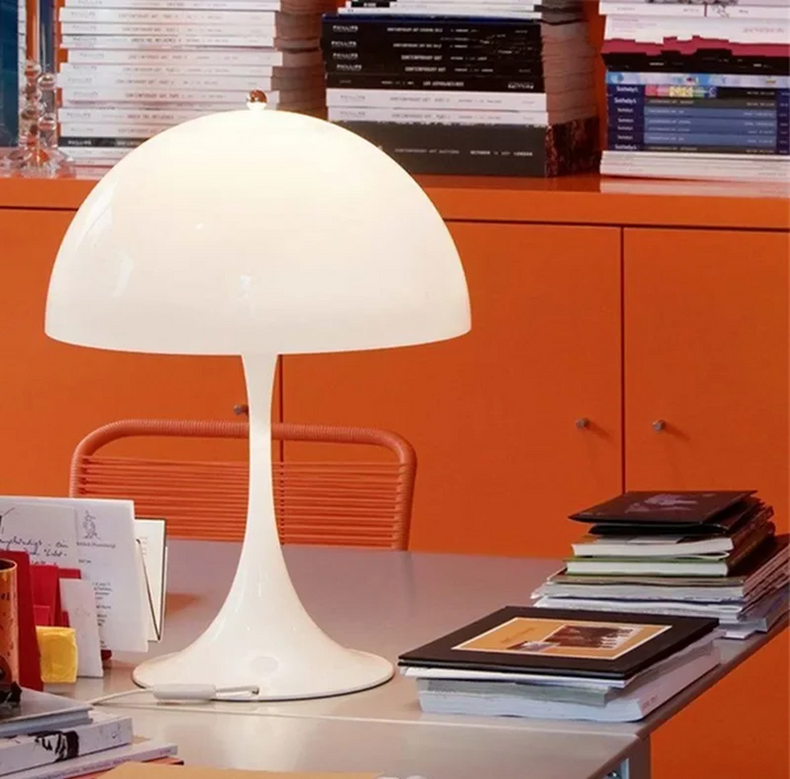 Retro Dansk Bordslampa - Ikonisk Svampdesign för Moderna Utrymmen