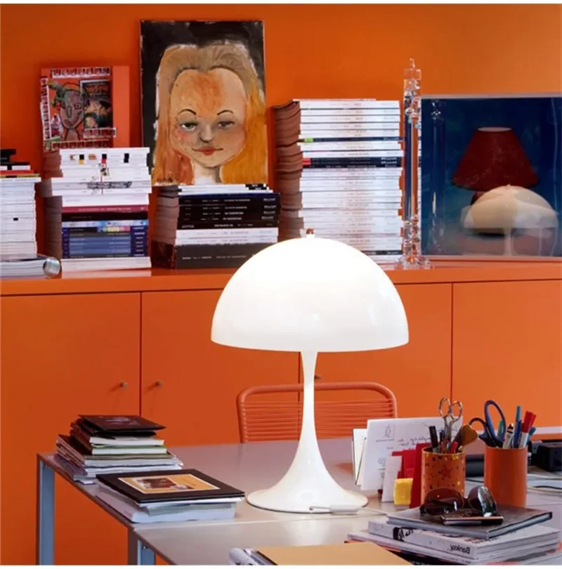 Retro Dansk Bordslampa - Ikonisk Svampdesign för Moderna Utrymmen